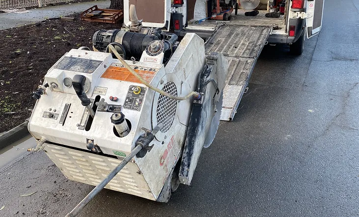 Road saw cutting a concrete driveway in Melbourne